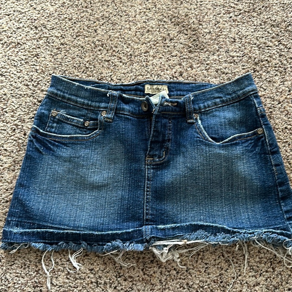 Decided mini skirt